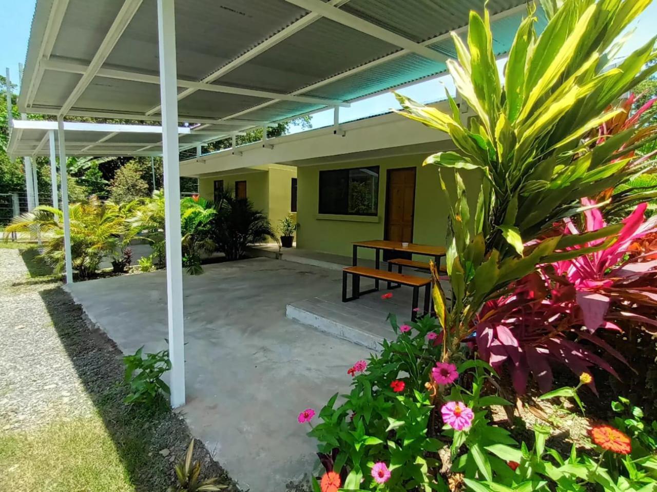 Serenity Houses Cahuita Exterior foto